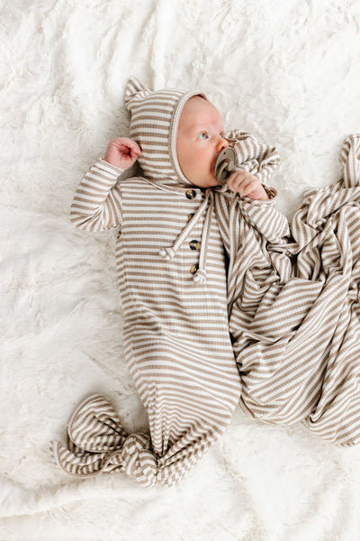 Indy Ribbed Newborn Hat Bundle (Gown)