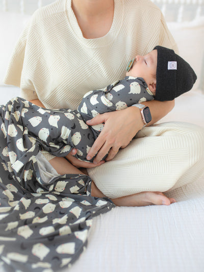 Happy Ghost Newborn Hat Bundle (Gown)