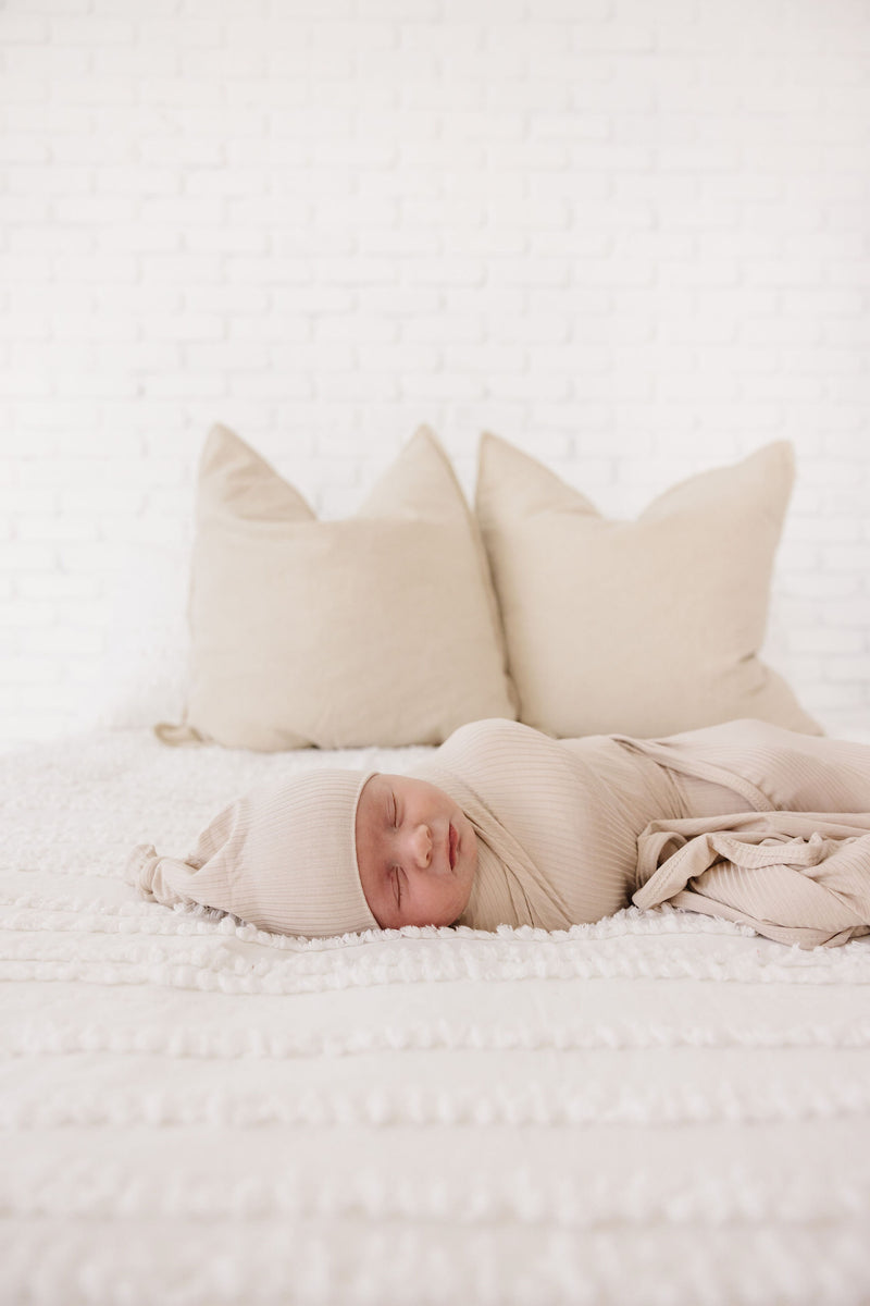 Cove Ribbed Newborn Hat Bundle (Gown)