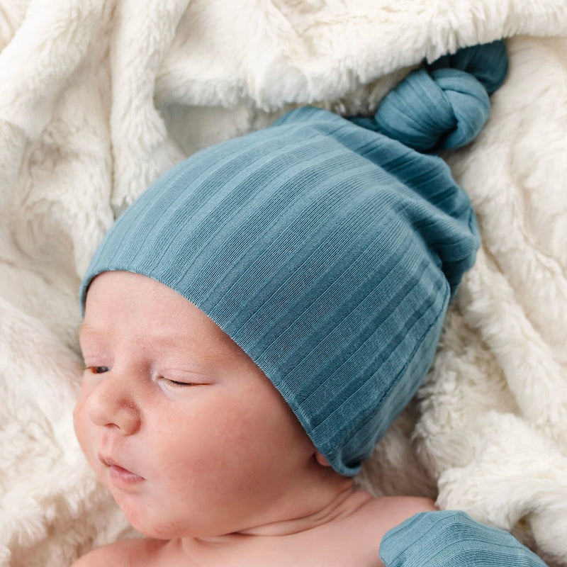 Duke Ribbed Newborn Hat Bundle (Gown)
