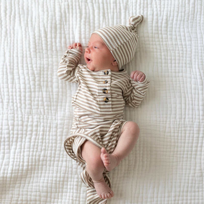 Indy Ribbed Newborn Hat Bundle (Gown)