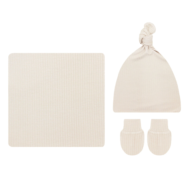 Cove Ribbed Newborn Hat Bundle (Gown)