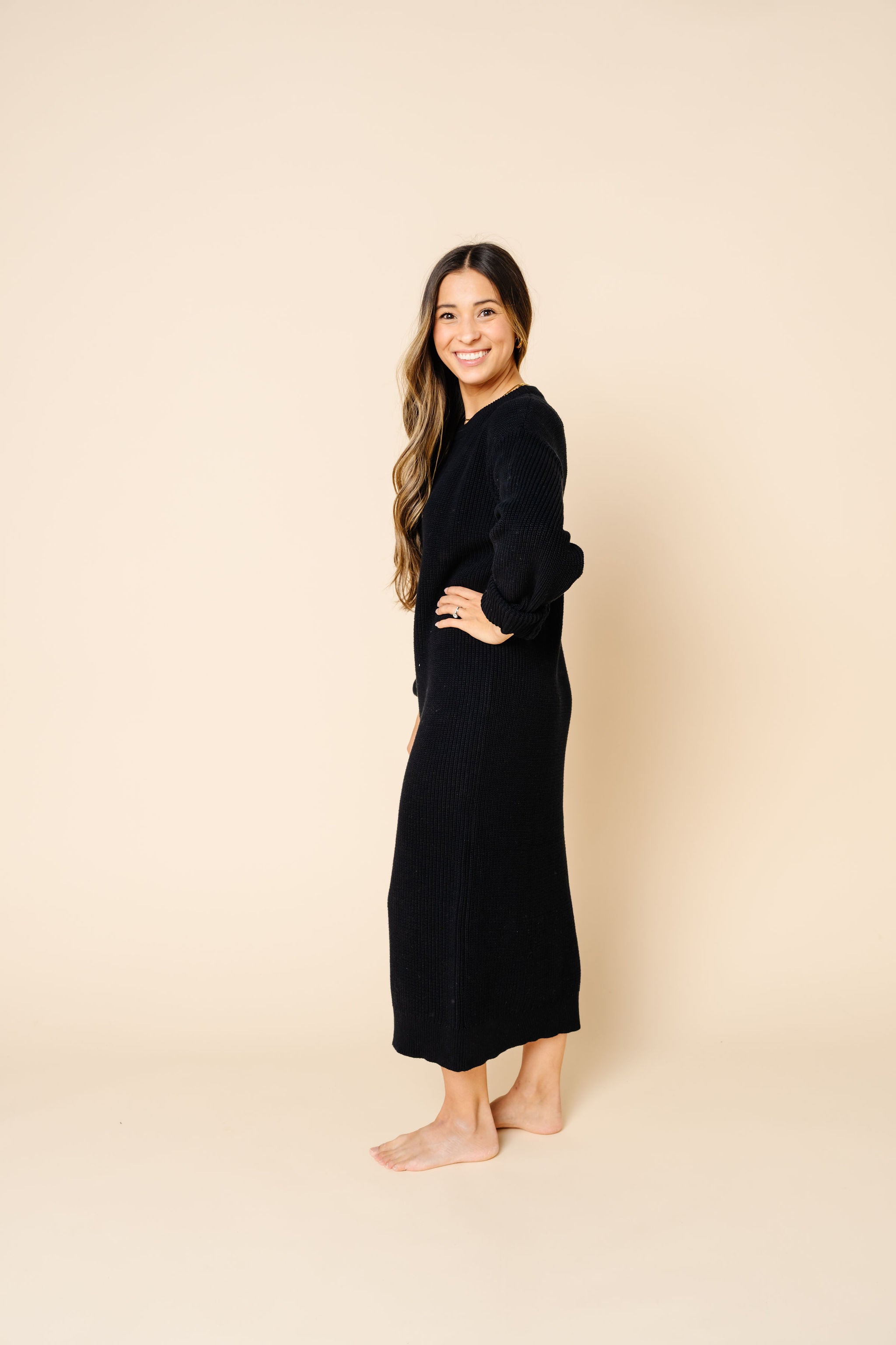 Knit Women's Sweater Maxi Dress - Black