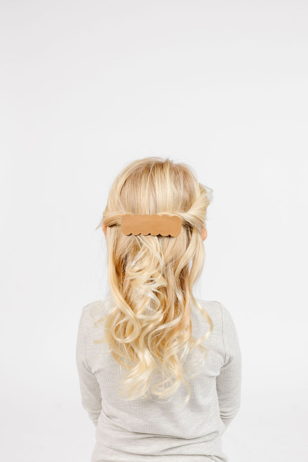 Leather - Cedar Scallop Snap Clip