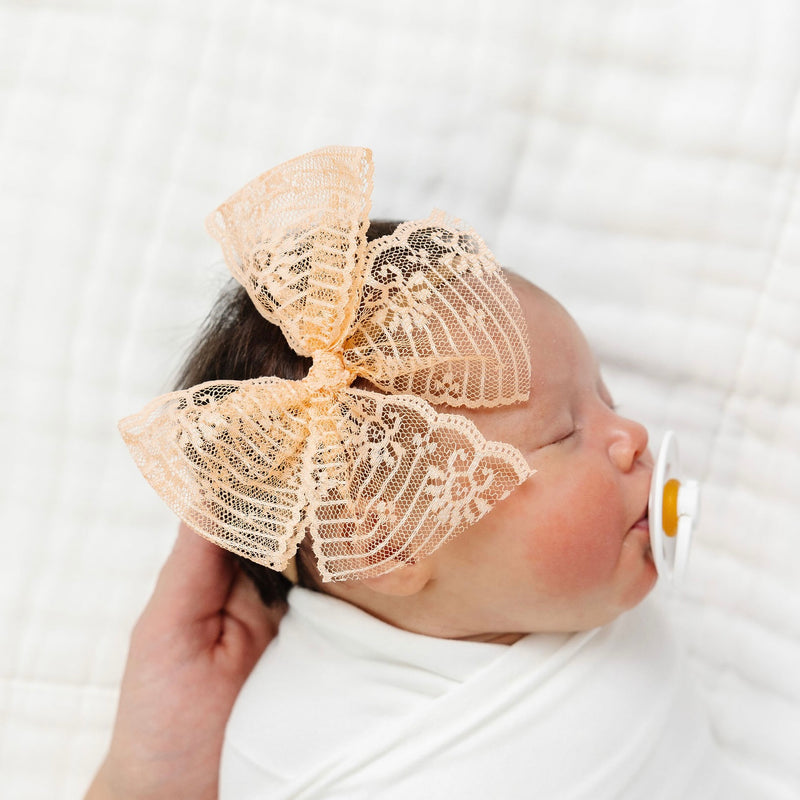 Vintage Bow - Peach Lace
