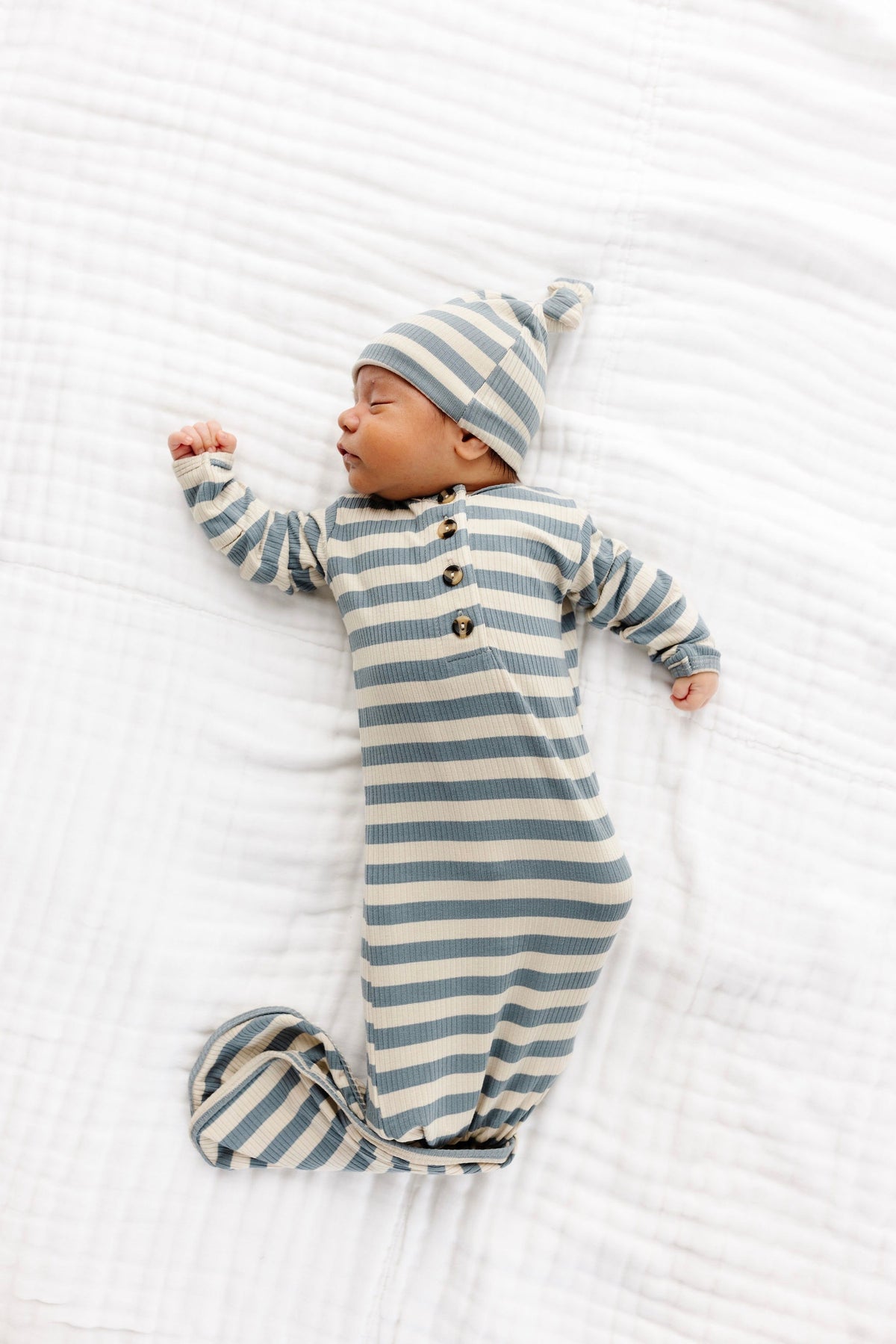Lincoln Ribbed Newborn Hat Bundle + Knotted Gown