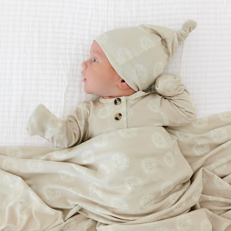 Linus Newborn Hat Bundle (Gown)