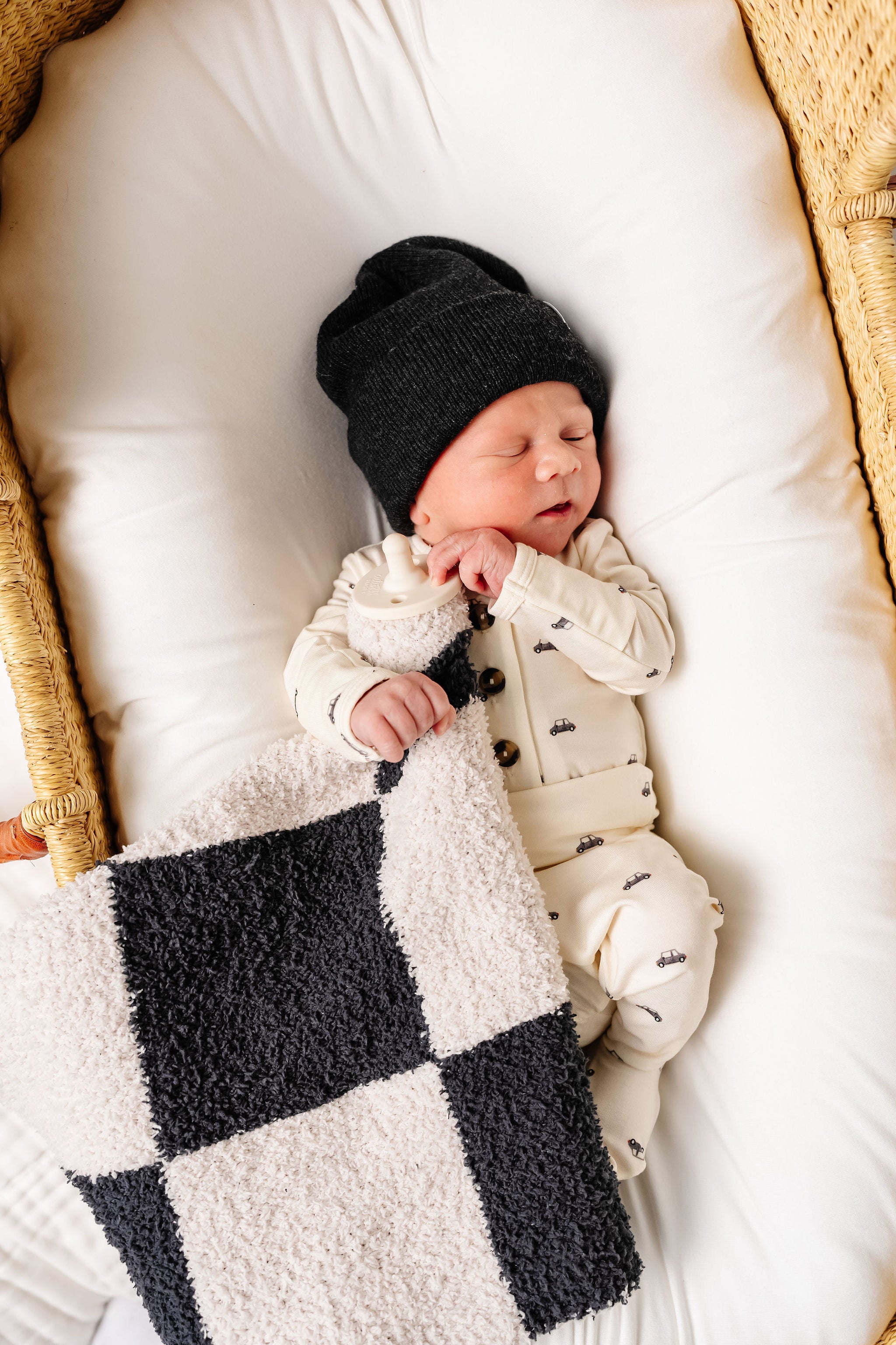 Beanie - Heathered Black