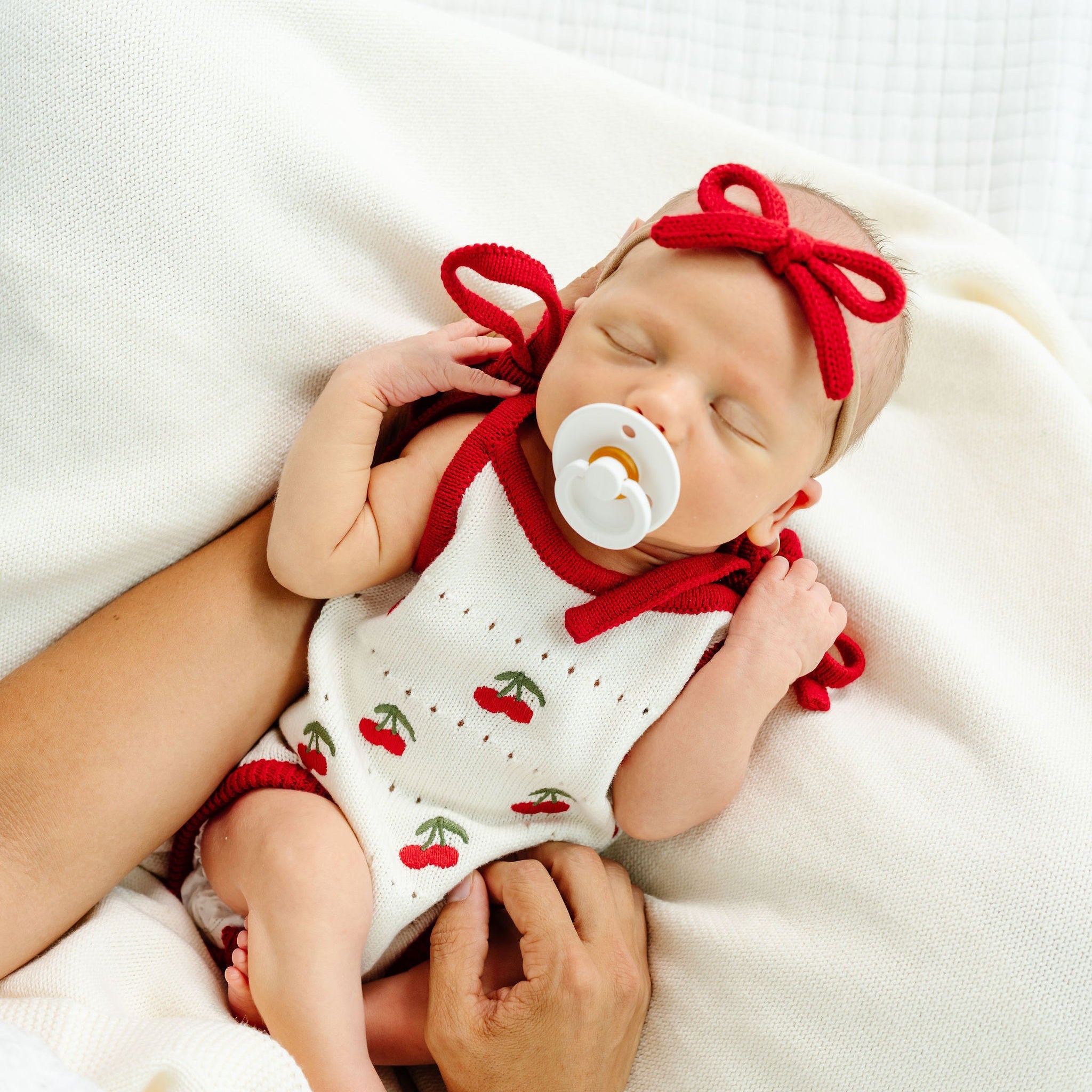 Sweater Bow - Red Knit