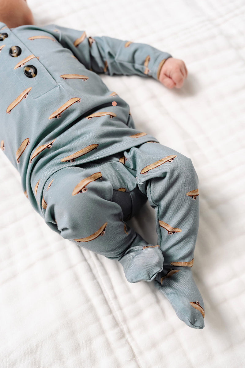 Van Newborn Hat Bundle (Top + Bottom)