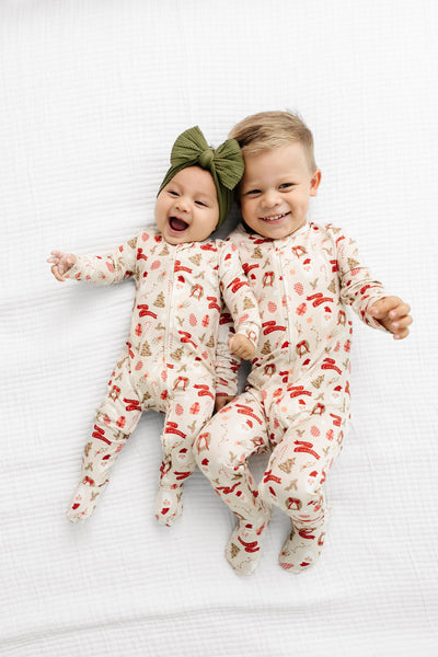 Mistletoe Zipper Footies