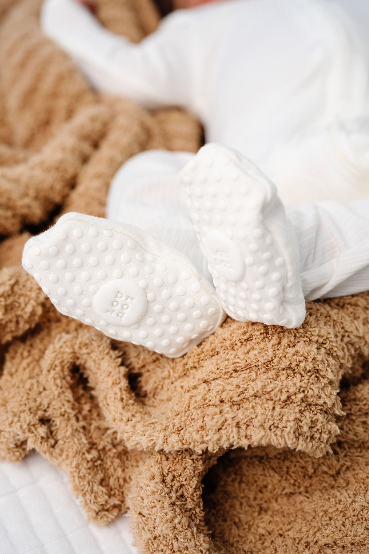 Wren Ribbed Newborn Hat Bundle + Zipper Footie