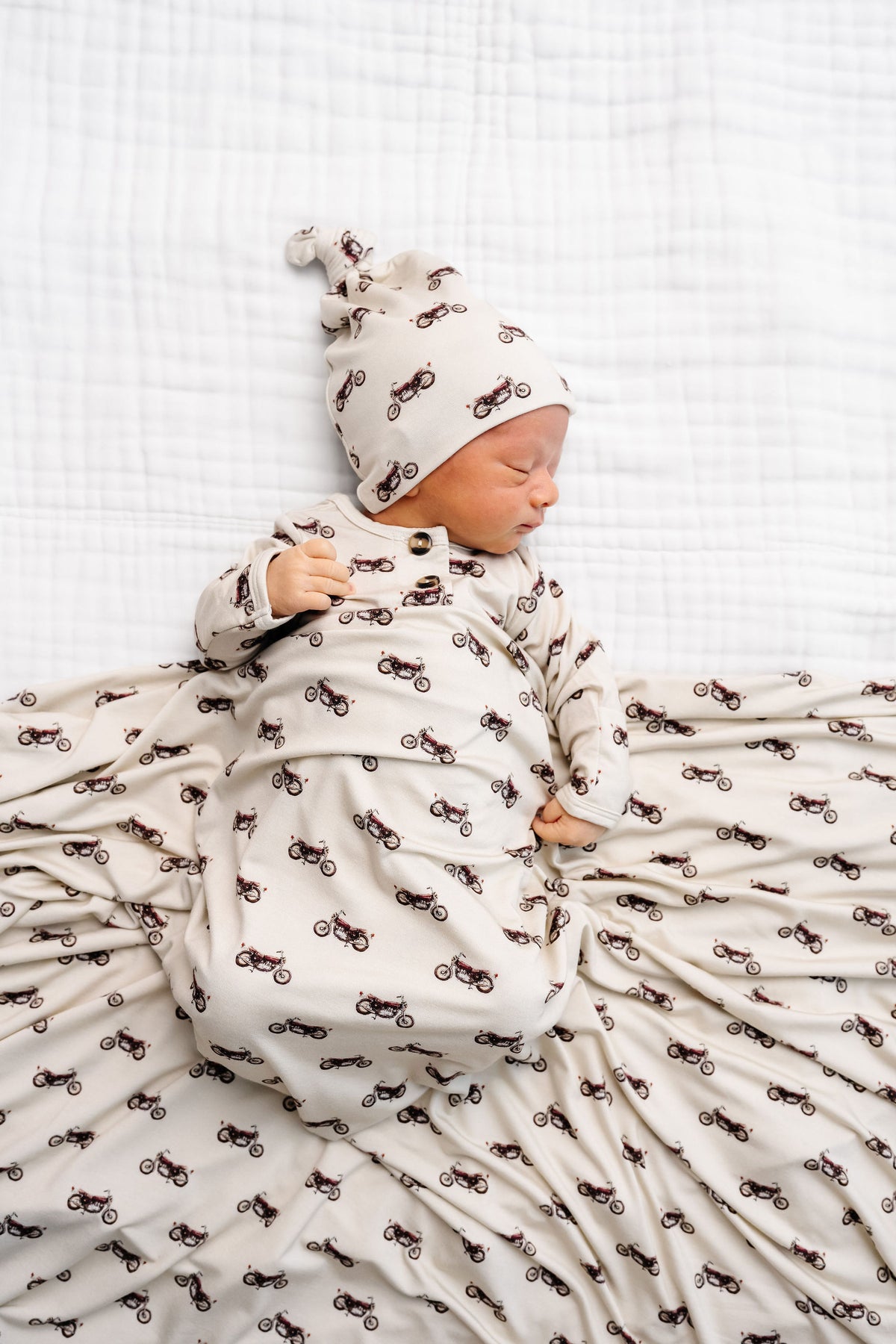 Cruz Newborn Hat Bundle + Top + Bottoms