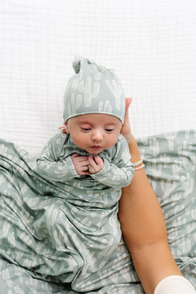 Knox Newborn Hat Bundle (Gown)