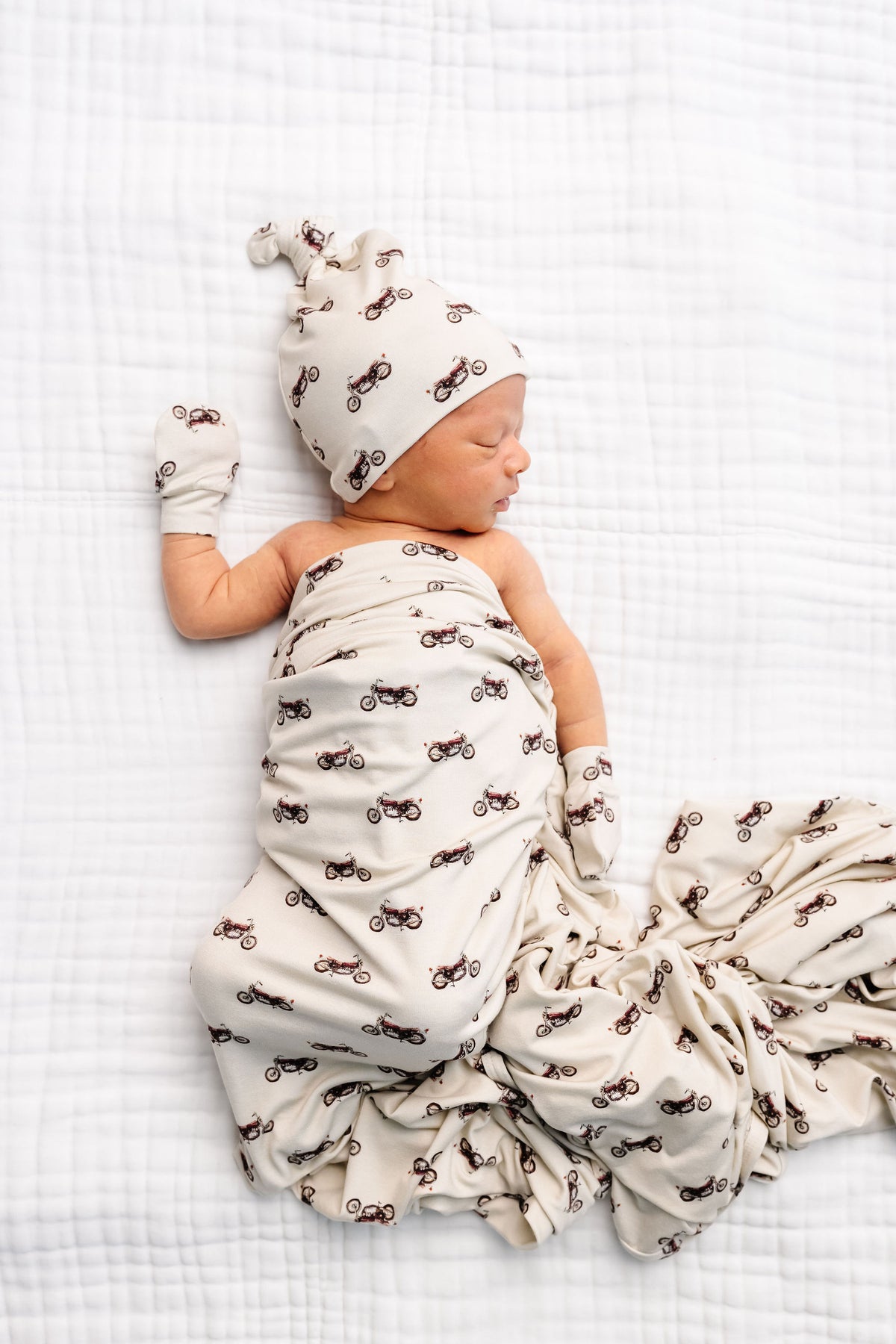 Cruz Newborn Hat Bundle + Top + Bottoms