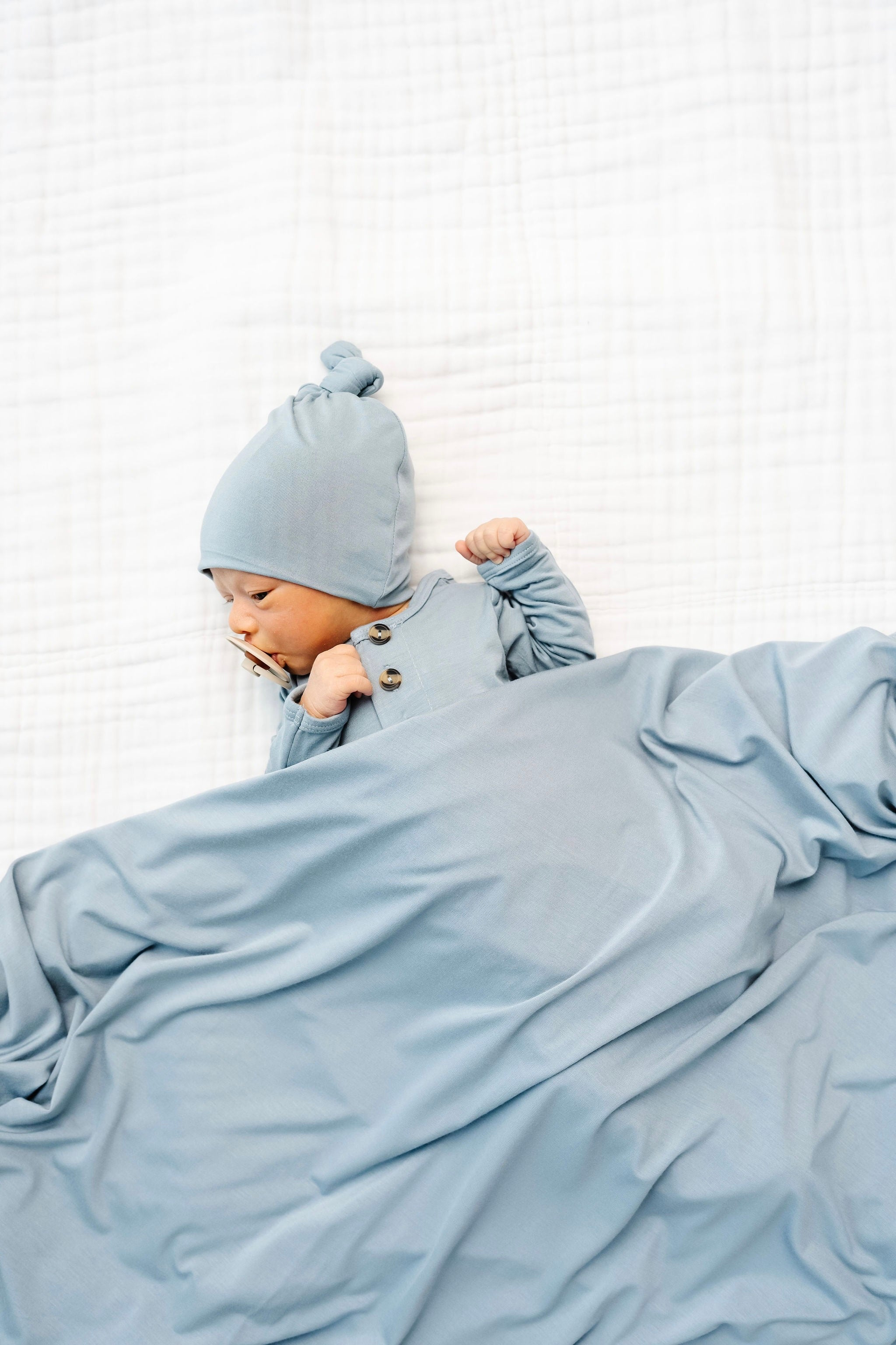 Leo Newborn Hat Bundle (Gown)