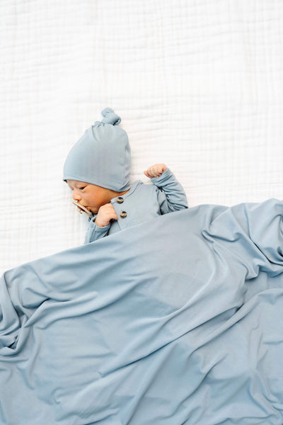 Leo Newborn Hat Bundle (Gown)