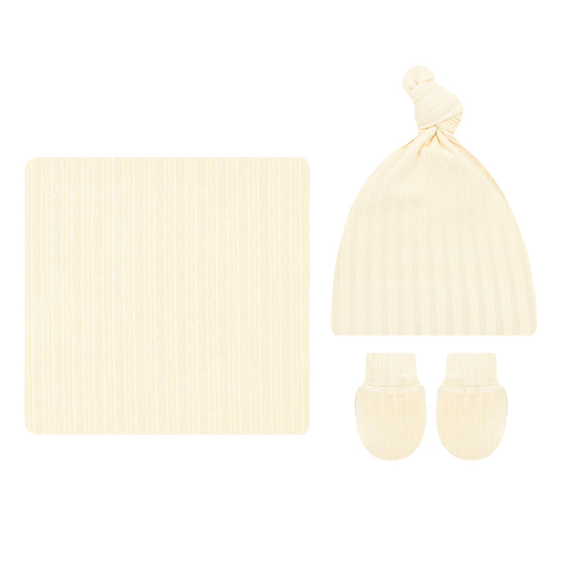 Quinn Ribbed Newborn Hat Bundle (Gown)