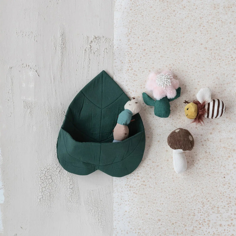 Fabric Leaf Pocket With Friends