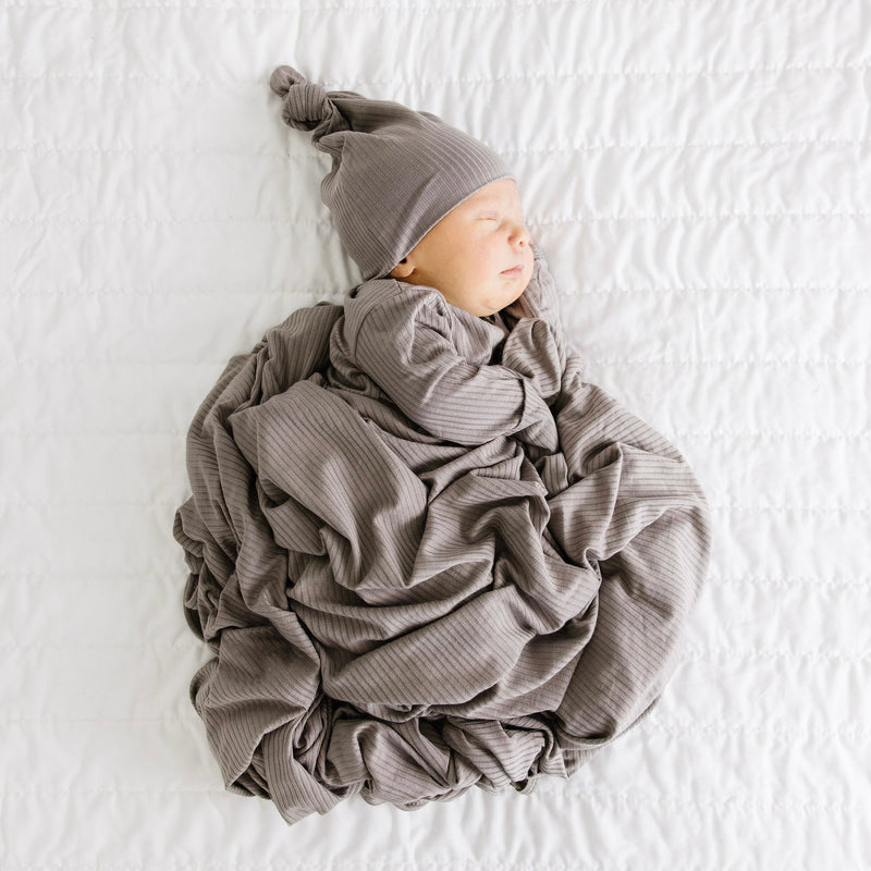 Beau Ribbed Newborn Hat Bundle (Gown)