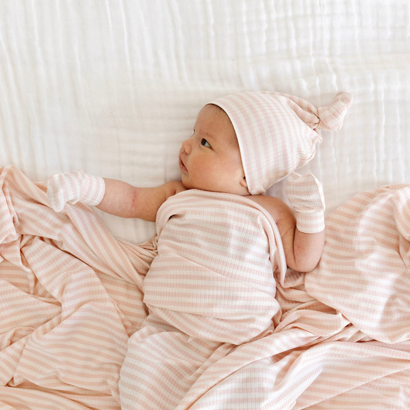 Harper Ribbed Newborn Hat Bundle (Gown)