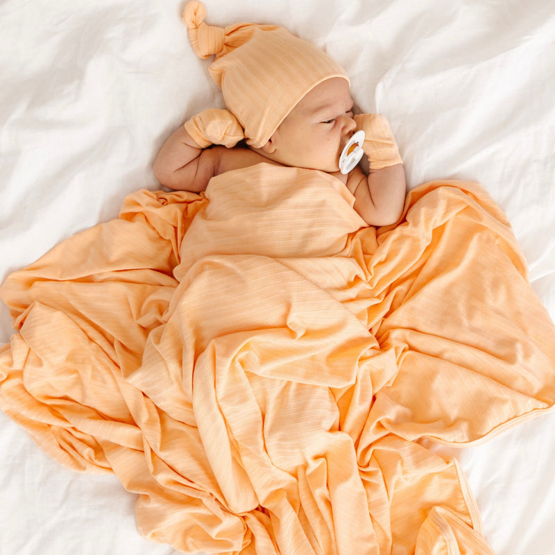 Emerson Ribbed Newborn Hat Bundle (Gown)