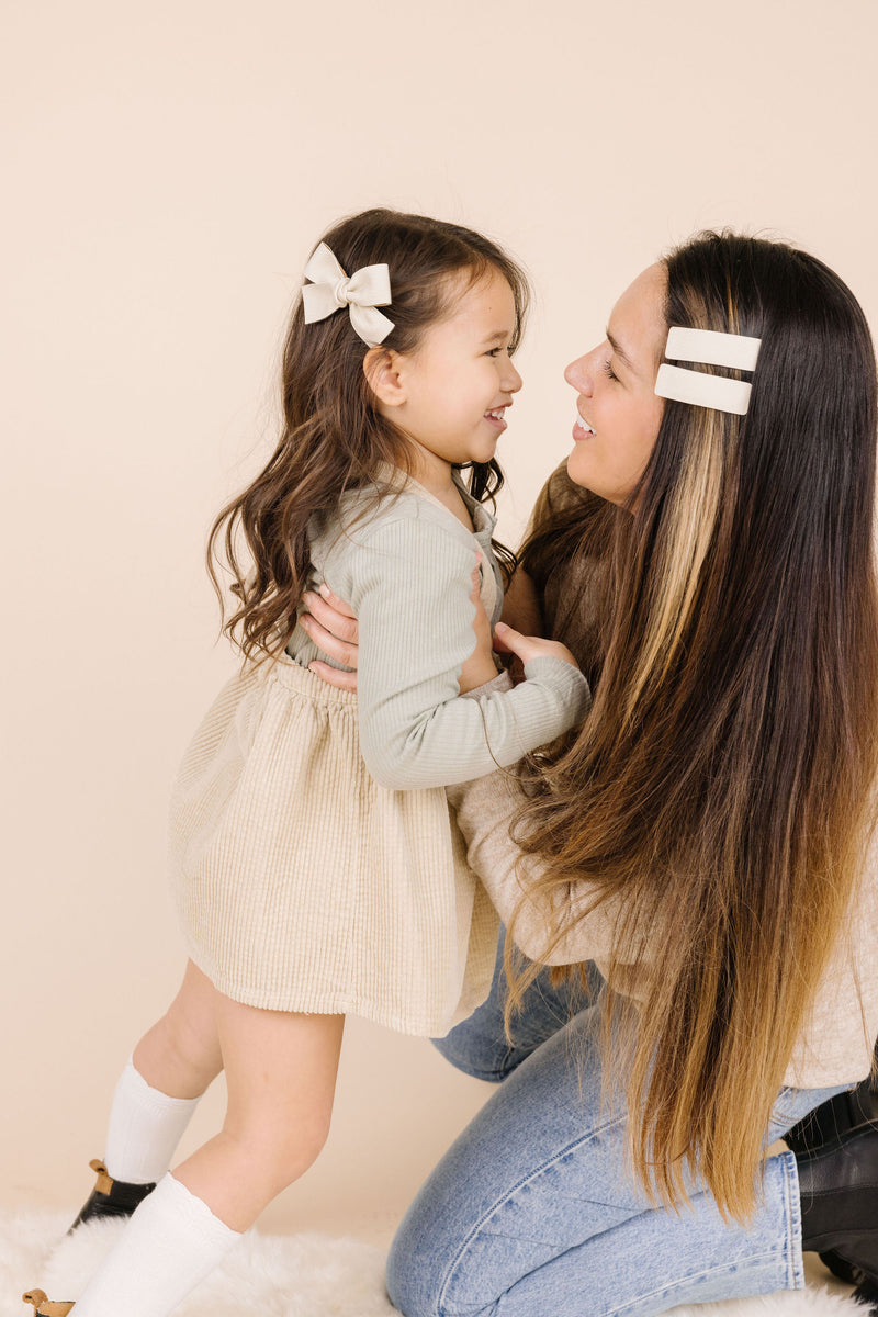 Leather - Ivory Bow Clip