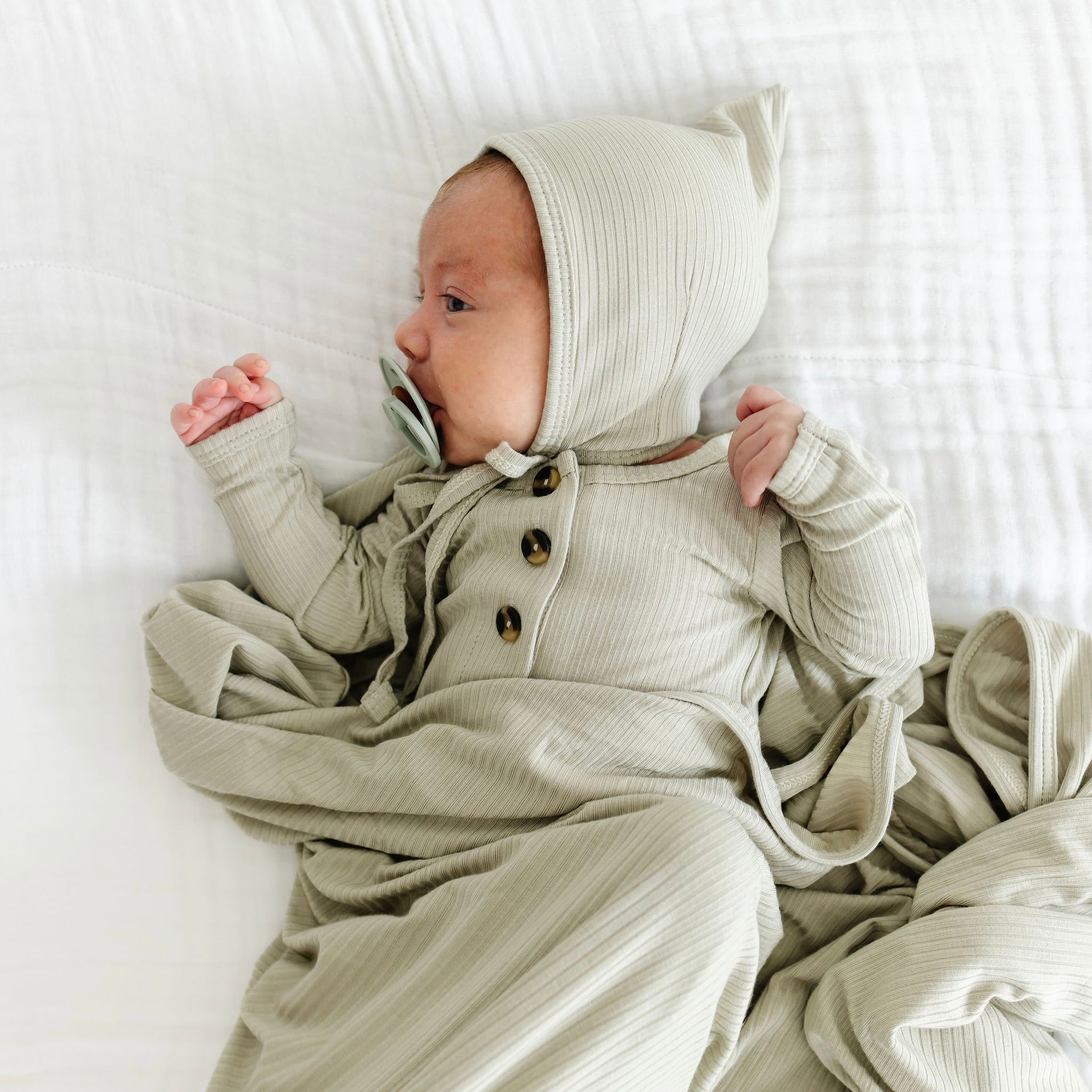Noah Ribbed Swaddle Blanket